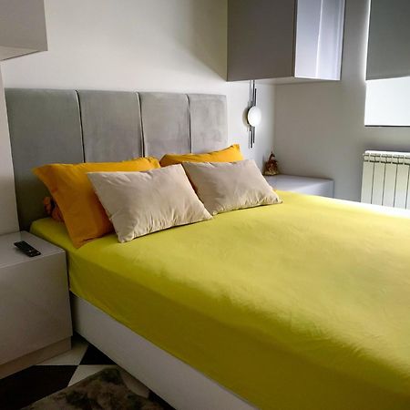 Pop'S Apartments Belgrado Esterno foto